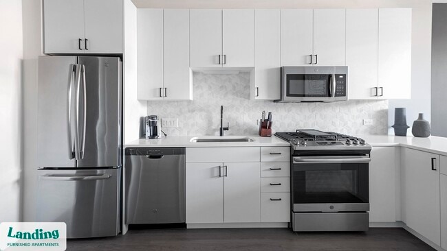 Building Photo - 2480-2522-2522 N Milwaukee Ave