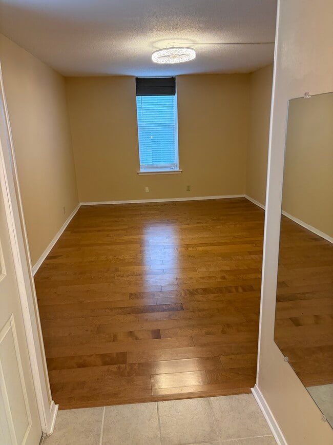 Photo - 6617 Poplar Ave Apartment