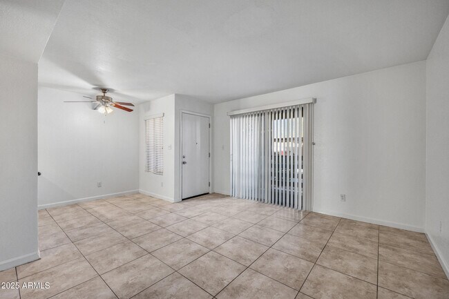 Foto del edificio - 1241 N 48th St