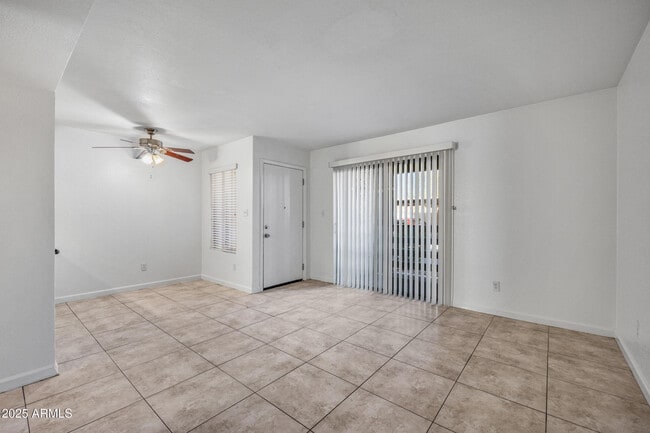 Building Photo - 1241 N 48th St