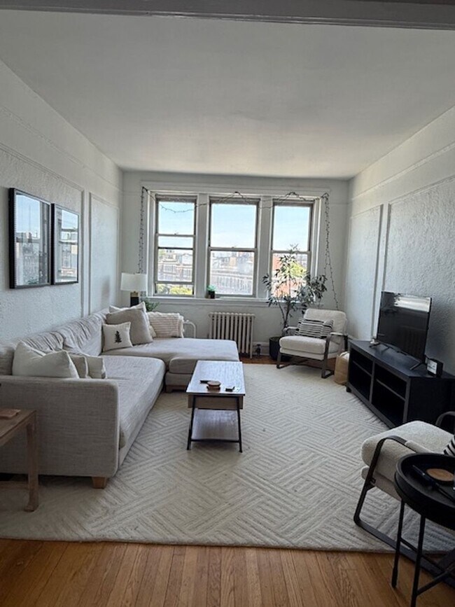 Building Photo - 20 Colborne Rd