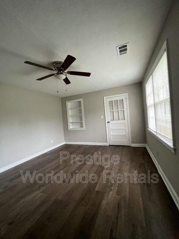 Foto del edificio - 829 Brooks Rd