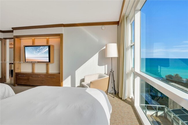 Foto del edificio - 6801 Collins Ave