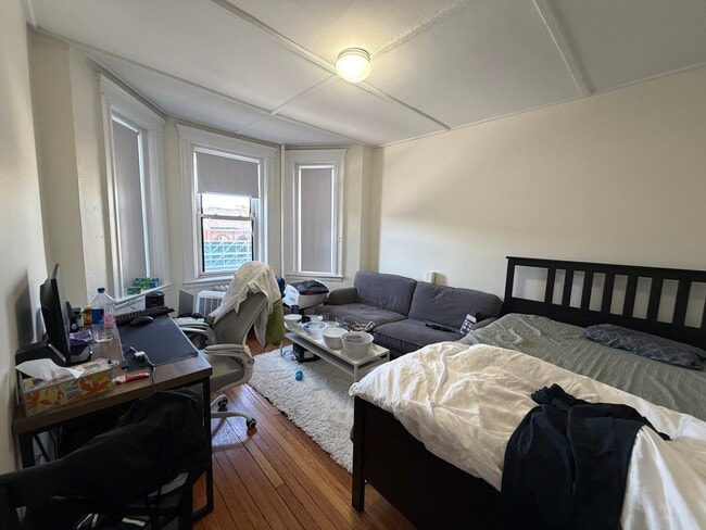 Building Photo - 463 Commonwealth Ave