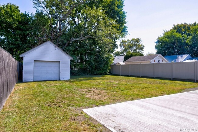 Building Photo - 23 Cedar Ave