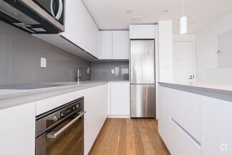 Building Photo - 150 The Donway W