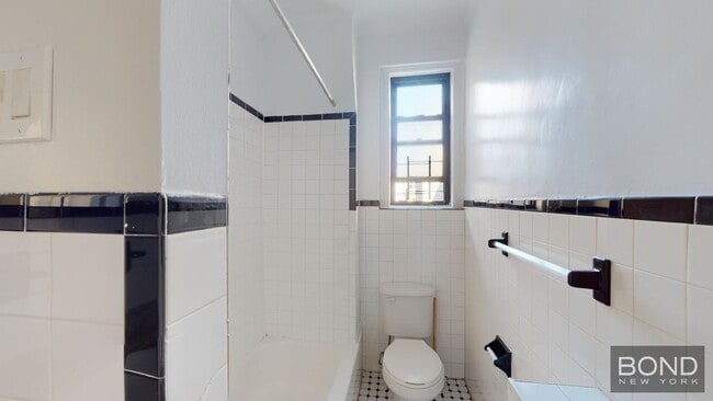 Building Photo - 315 W 102nd St