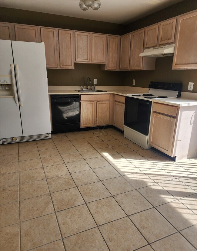 Building Photo - 23556 Southfield Road, Southfield, MI 4807...