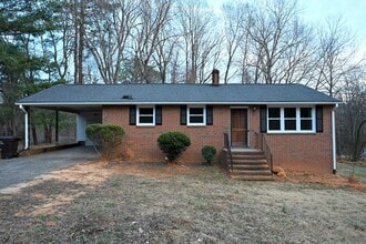 Building Photo - 718 Doug St