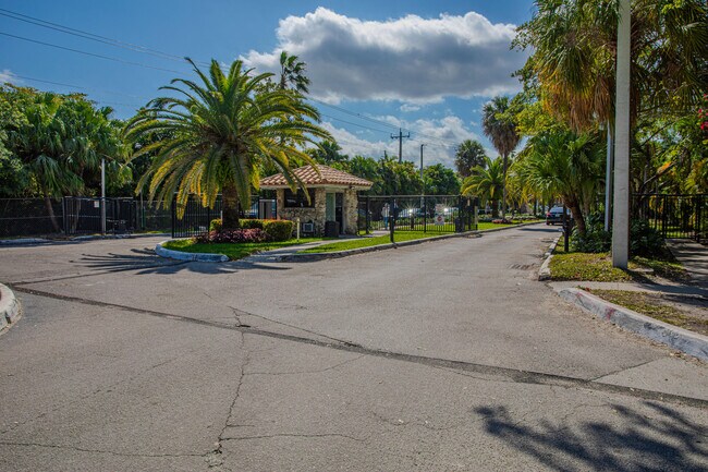 Building Photo - 18021 Biscayne Blvd