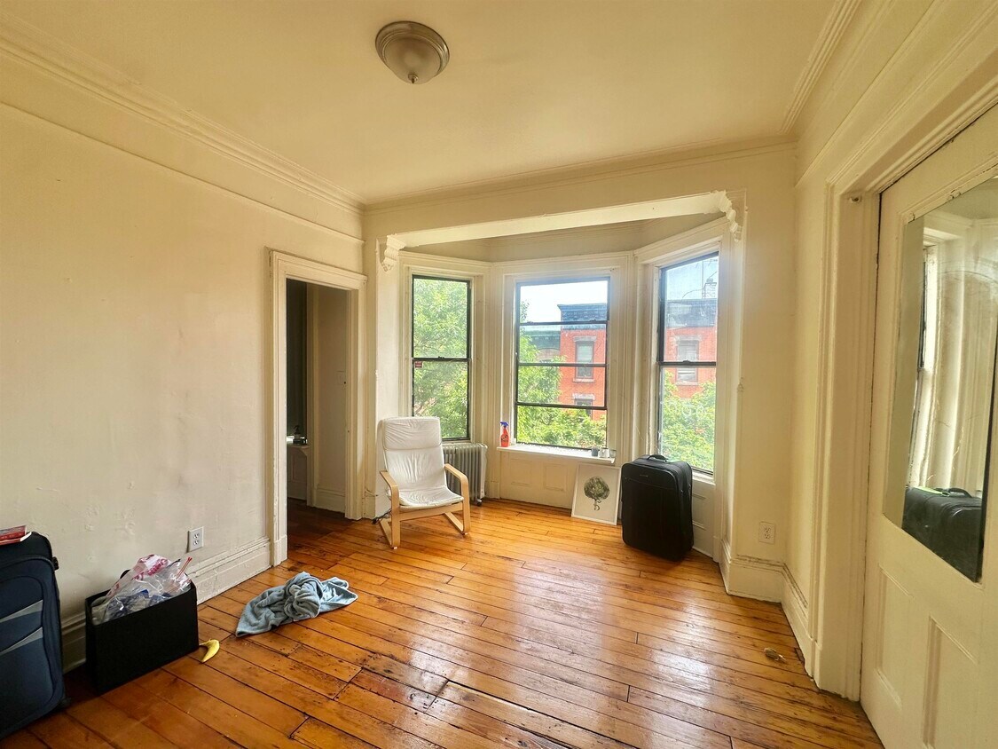 Foto principal - 109 Wayne St
