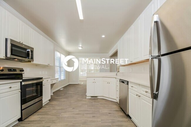 Building Photo - 3 Bedroom Pet-Friendly Home in RALEIGH, NC with Main Street Renewal