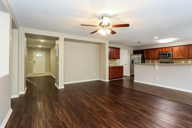 Building Photo - 3877 Marsh Bluff Dr