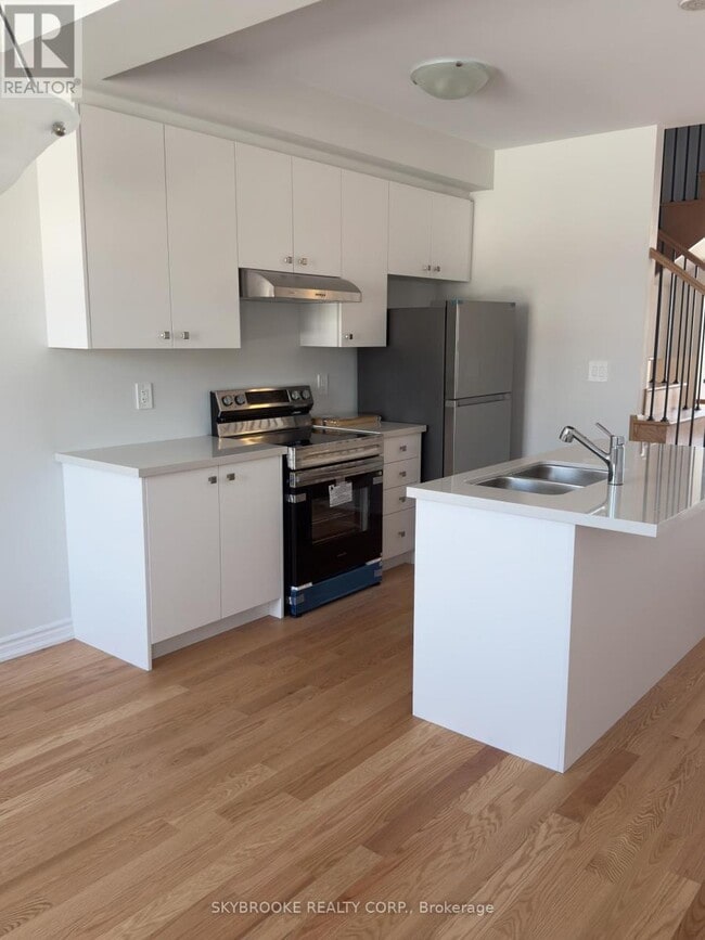 Building Photo - 5943 Saigon St