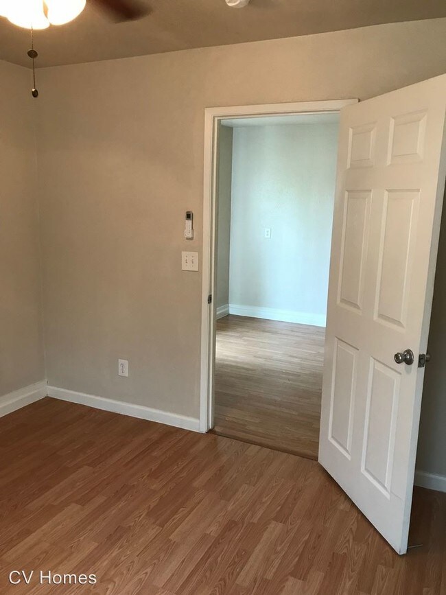 Building Photo - 1 br, 1 bath Apartment - 365 1/2 N. Echo Ave.