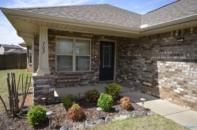 Building Photo - 702 Willow Shoals Dr SW