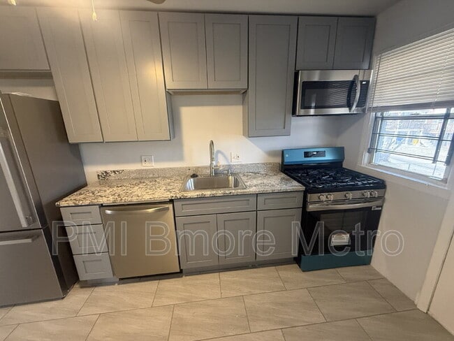 Foto del edificio - 917 Kevin Rd