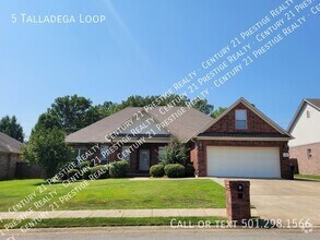 Building Photo - 5 Talladega Loop