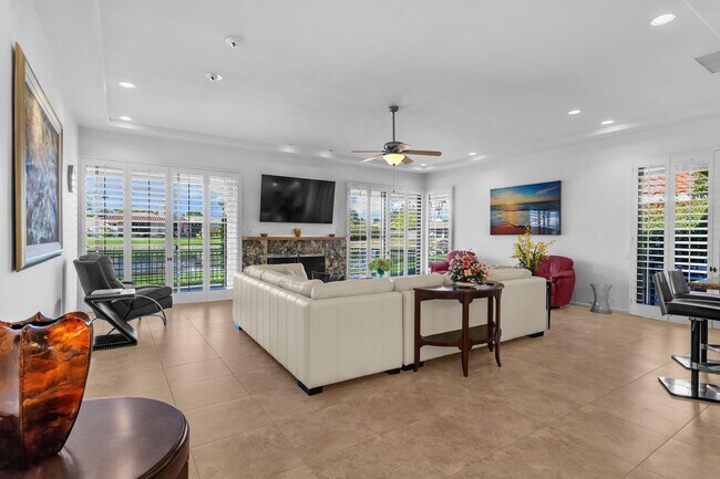 Foto del edificio - 10 Colgate Dr