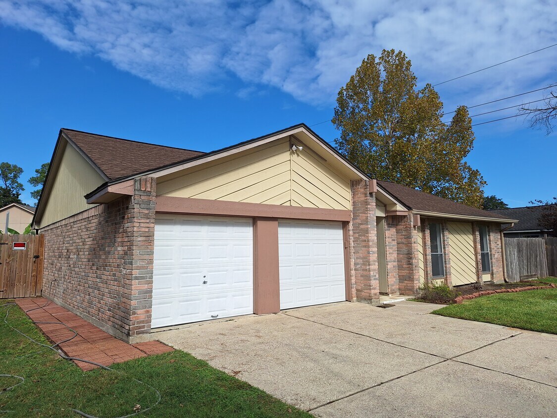 Primary Photo - 4206 Owens Creek Ln