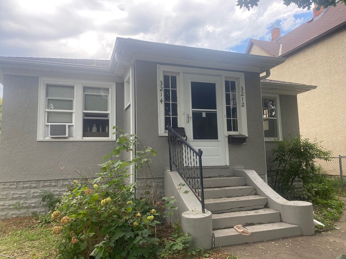 Primary Photo - 3212 19th Ave S