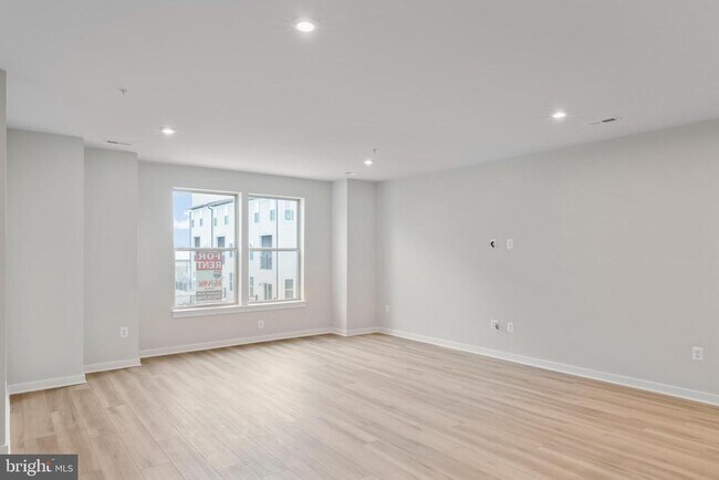 Foto del edificio - 2152 Glacier Rd