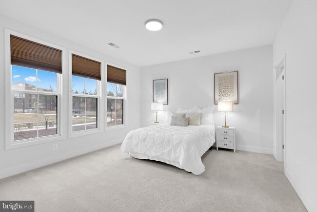 Building Photo - 13725 Aviation Pl