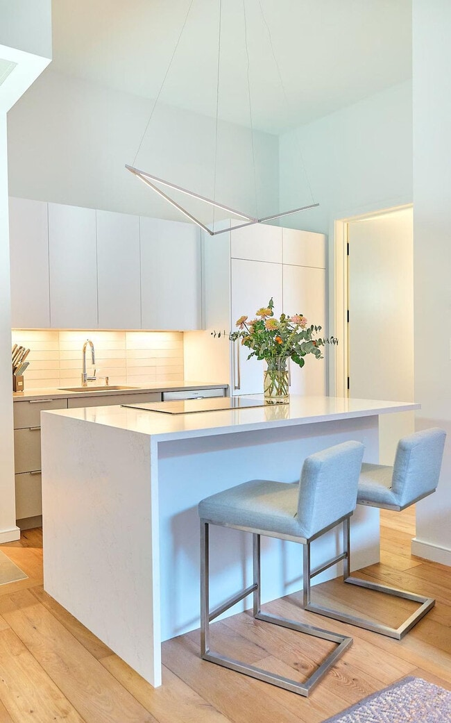 Building Photo - 121 Middle St