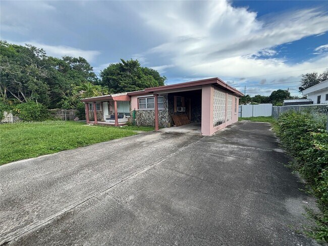 Foto del edificio - 1830 NW 88th Terrace