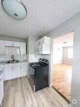 Building Photo - 975-977-977 E 13th Ave
