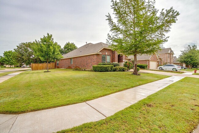 Foto del edificio - Open Floorplan with 3 Bed, 2 Bath Home on ...