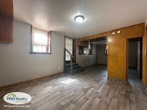 Building Photo - 942 Conway St