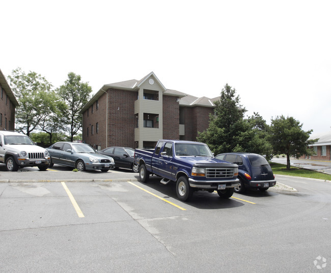 Building Photo - Countyshire Apartments