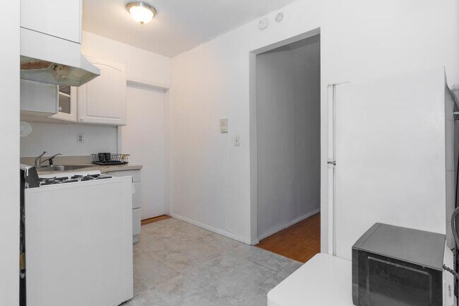 Foto del edificio - 248 E 91st St