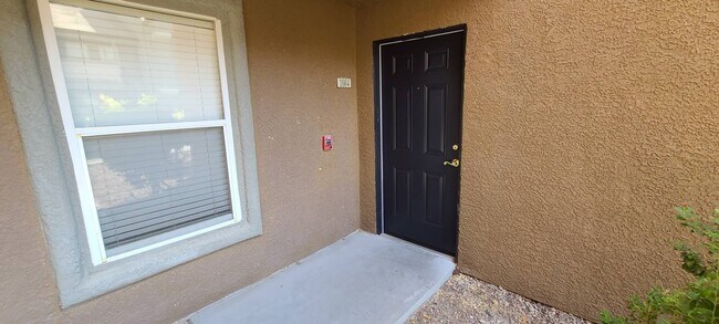 Foto del edificio - New Carpet and Appliances
