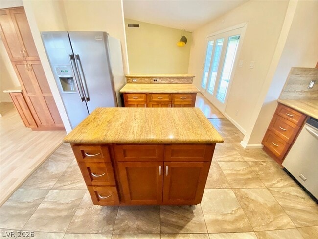 Building Photo - 400 Davenport Ln