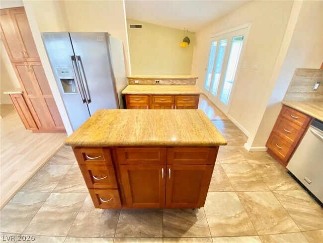 Foto del edificio - 400 Davenport Ln