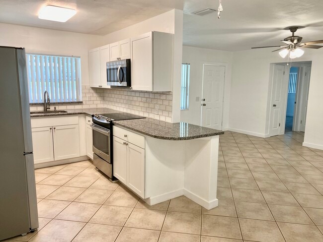Building Photo - 1214 Eden Dr