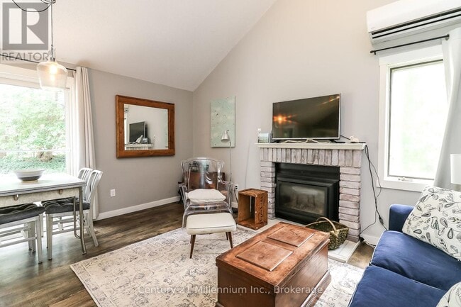 Building Photo - 442 Oxbow Crescent