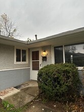 Building Photo - 919-921-921 S Weyant Ave