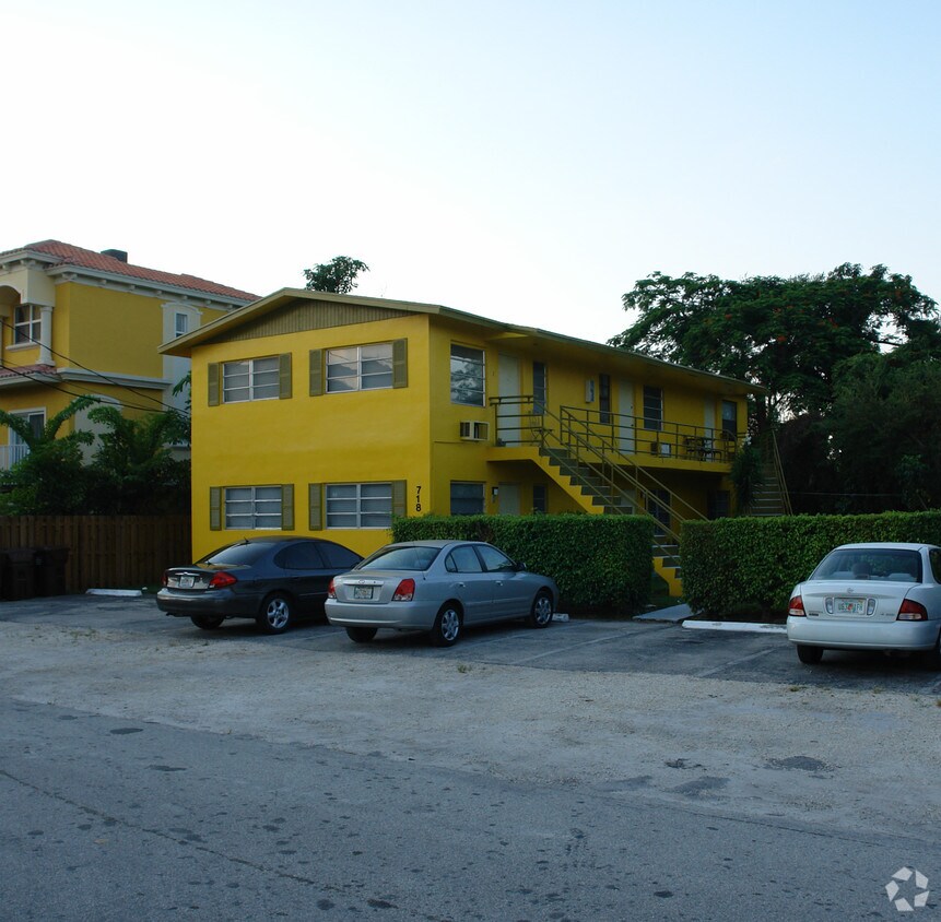 Primary Photo - 718 SE 12th Ct