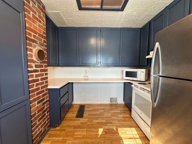 Building Photo - 1520 McPherson Ave
