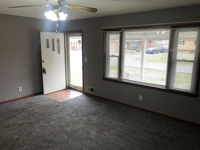 Building Photo - 6307 Sonnette Way