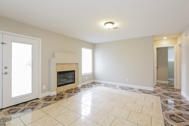 Building Photo - 1702 Orchard Valley Dr