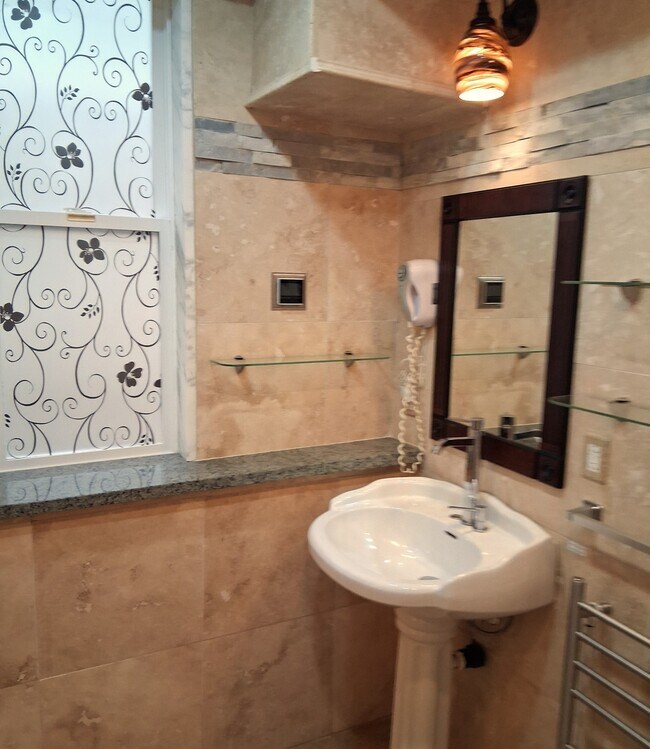 Foto del edificio - 2102 Grand Ave