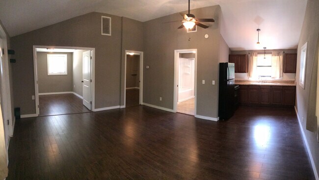 Foto del edificio - 2BR/1BA Bungalow in Summerfield
