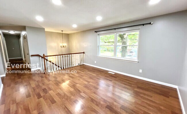 Building Photo - 7823 Huntington Forest Dr