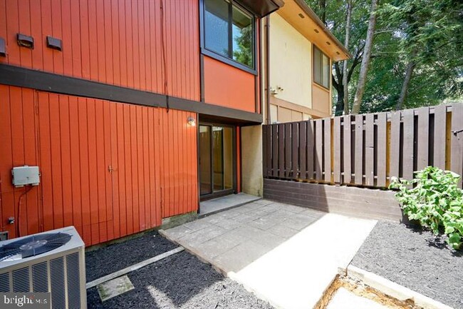 Foto del edificio - 2215 Coppersmith Square