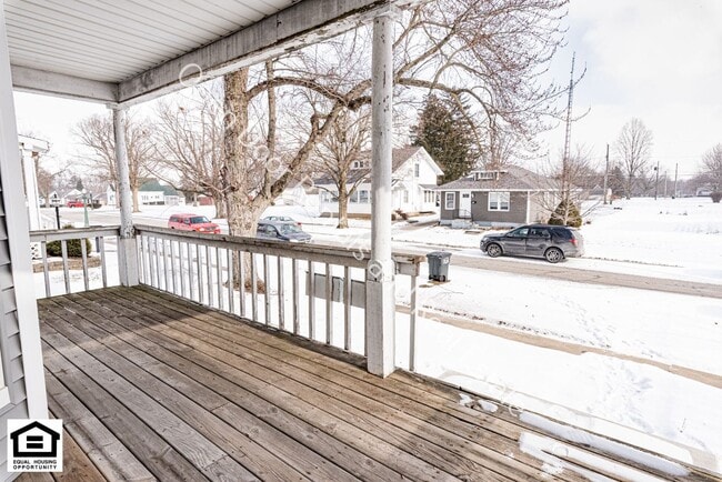 Building Photo - 515 N State St