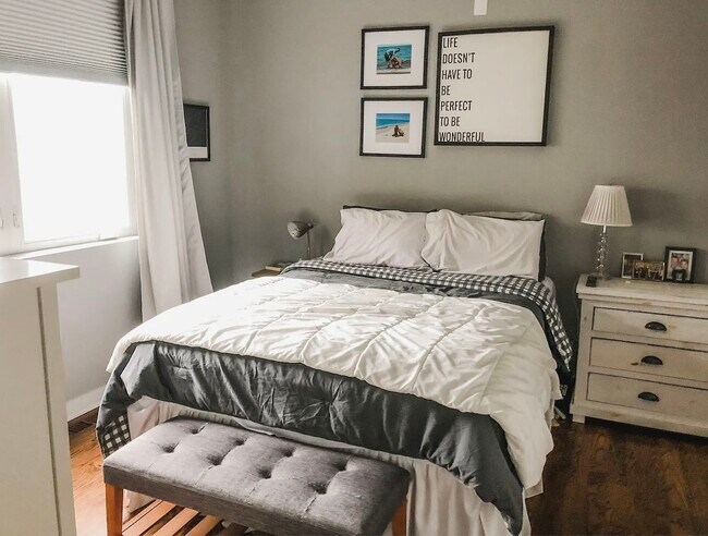 Foto del edificio - 1916 N Kedzie Ave